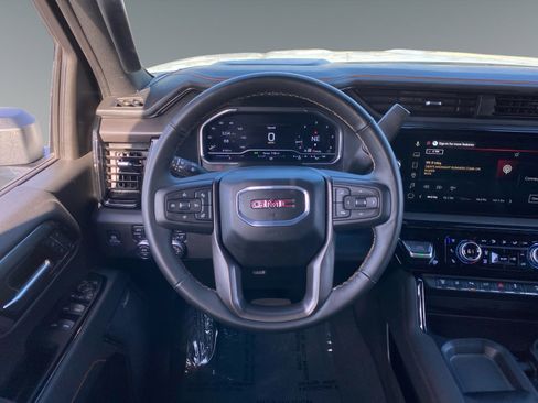 Used 2025 GMC Sierra 2500 AT4 w/ AT4 Premium Plus Package image 12