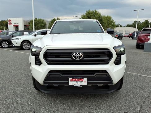 Used 2024 Toyota Tacoma SR AWD/4WD image 8