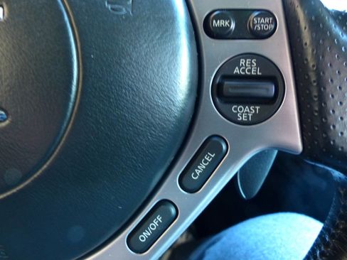 Used 2010 Nissan GT-R Premium image 37