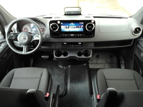 Used 2026 Mercedes-Benz Sprinter 2500 image 21