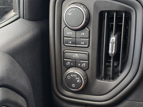 Used 2021 Chevrolet Silverado 1500 Custom Trail Boss w/ LPO, Dark Essentials Package AWD/4WD image 22