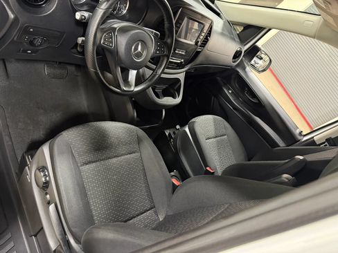 Used 2021 Mercedes-Benz Metris image 48