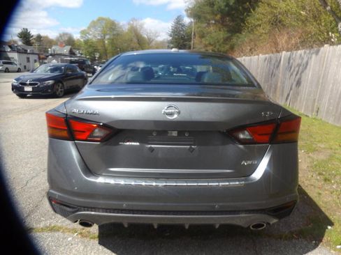 Used 2022 Nissan Altima 2.5 SR AWD/4WD image 4