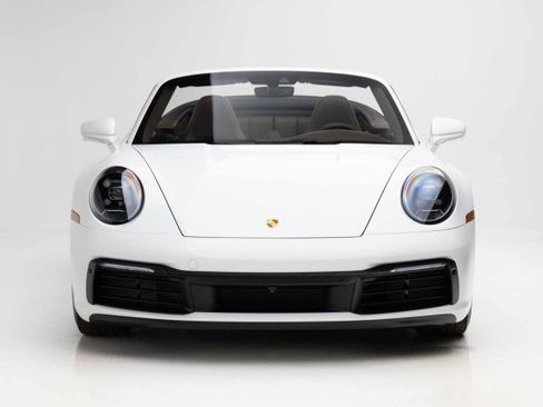 Used 2024 Porsche 911 Carrera image 5