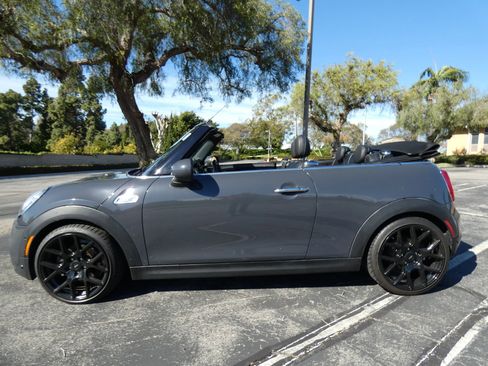 Used 2018 MINI Cooper S image 13