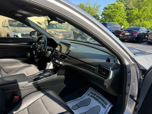Used 2018 Honda Accord Sport image 19
