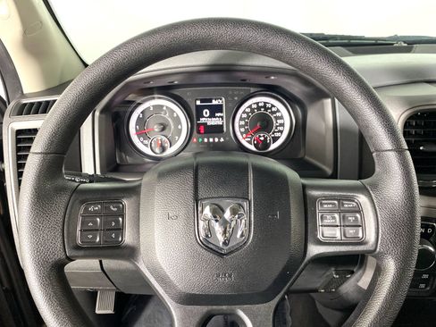 Used 2017 RAM 1500 Express AWD/4WD image 19