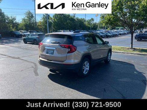 Used 2018 GMC Terrain SLE w/ Driver Convenience Package FWD image 5