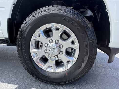 Used 2024 RAM 2500 Laramie AWD/4WD image 13