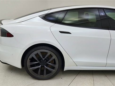 Used 2021 Tesla Model S Plaid image 12