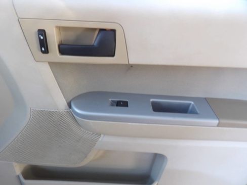 Used 2012 Ford Escape XLT image 25