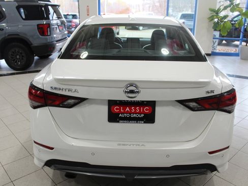Used 2022 Nissan Sentra SR w/ SR Premium Package image 6
