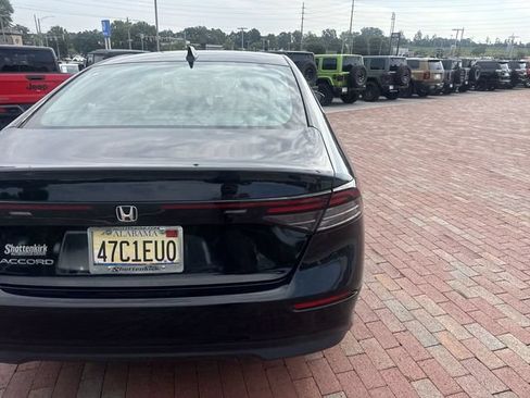 Used 2024 Honda Accord EX image 11