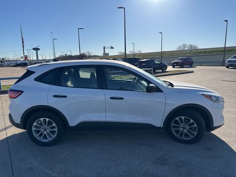 Used 2022 Ford Escape S image 17