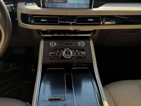 Used 2021 Lincoln Aviator Reserve RWD image 13