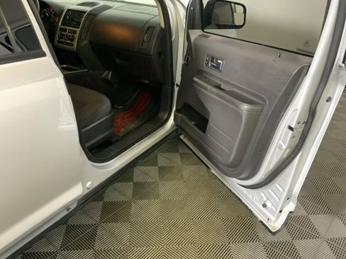 Used 2010 Ford Edge SE image 24
