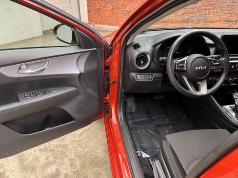 Used 2023 Kia Forte LXS image 9
