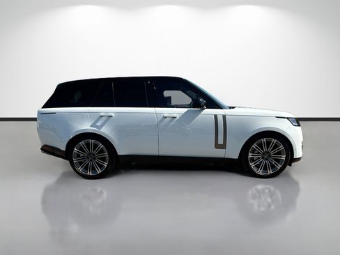 Used 2025 Land Rover Range Rover SE image 6