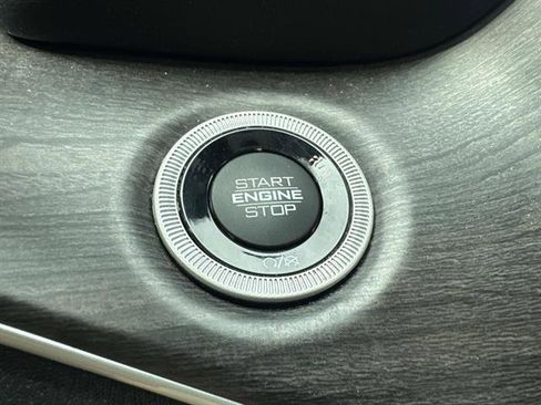 Used 2023 Jeep Grand Cherokee Limited image 11