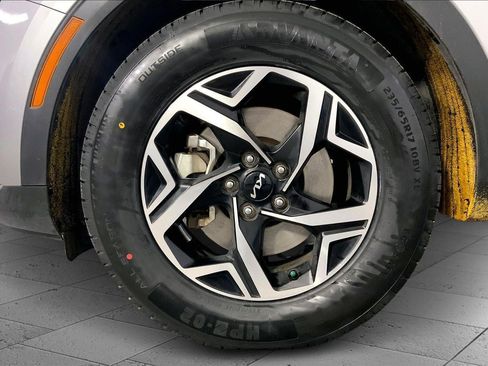 Certified 2024 Kia Sportage LX image 9