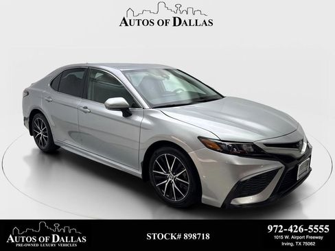 Used 2024 Toyota Camry SE FWD image 1