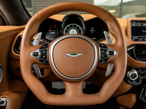 Used 2020 Aston Martin V8 Vantage Coupe RWD image 26