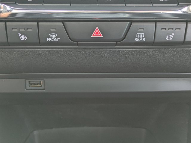 Used 2019 MAZDA MAZDA3 Hatchback w/ Preferred Package FWD image 23