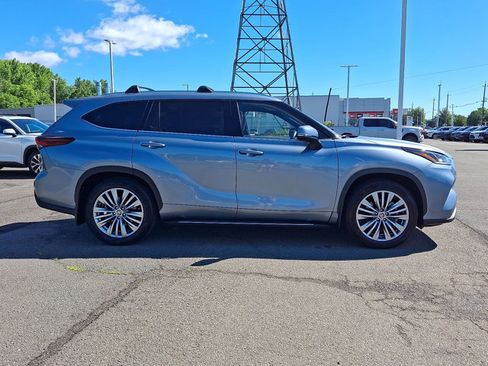 Certified 2024 Toyota Highlander Platinum AWD/4WD image 26