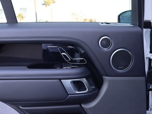 Used 2018 Land Rover Range Rover HSE image 40