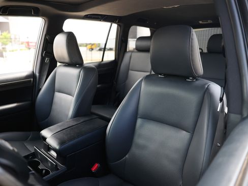 Used 2023 Lexus GX 460 Premium AWD/4WD image 10