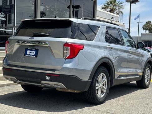 Used 2023 Ford Explorer XLT w/ Equipment Group 202A RWD image 5