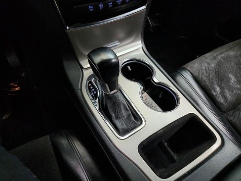 Used 2021 Jeep Grand Cherokee Laredo X AWD/4WD image 18