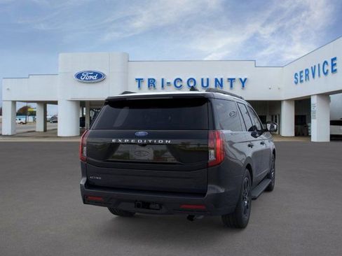 New 2025 Ford Expedition Active image 8