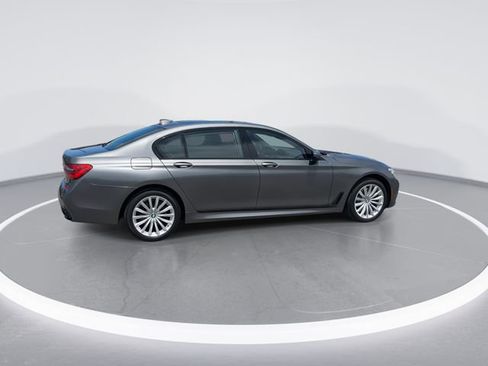 Used 2017 BMW 750i xDrive AWD/4WD image 7