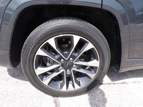 Used 2023 Jeep Grand Cherokee Overland AWD/4WD image 22