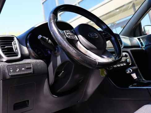 Used 2020 Kia Sportage S FWD image 40