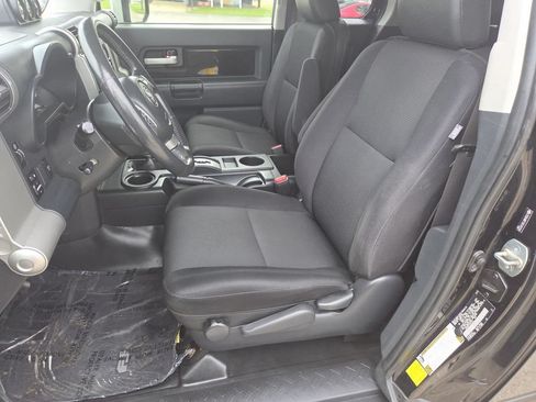 Used 2014 Toyota FJ Cruiser 4WD w/ Upgrade Package image 19