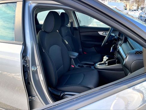 Used 2023 Kia Forte LXS w/ LXS Technology Package image 11