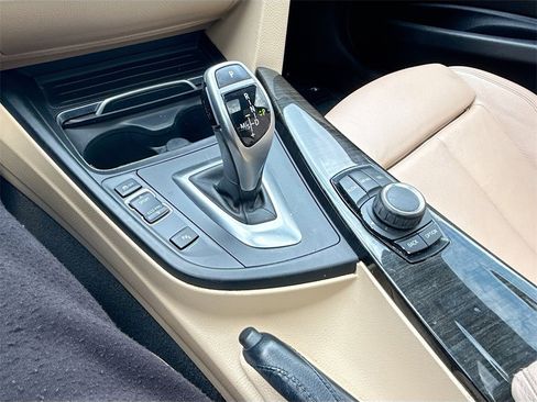 Used 2017 BMW 330i Sedan image 17