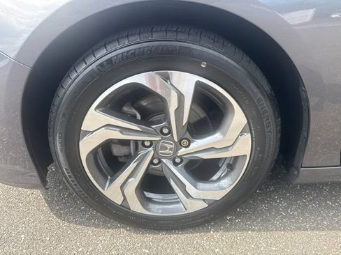 Used 2020 Honda Accord EX image 11