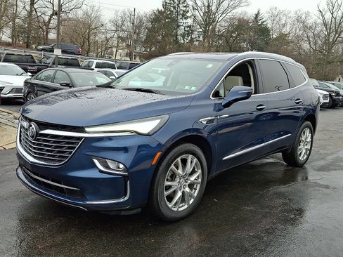 Used 2023 Buick Enclave Essence w/ Experience Buick Package image 3