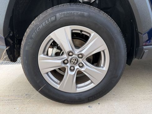 Used 2025 Toyota RAV4 XLE image 31