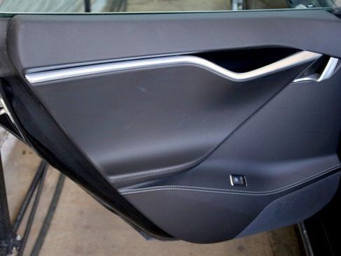 Used 2016 Tesla Model S AWD image 31