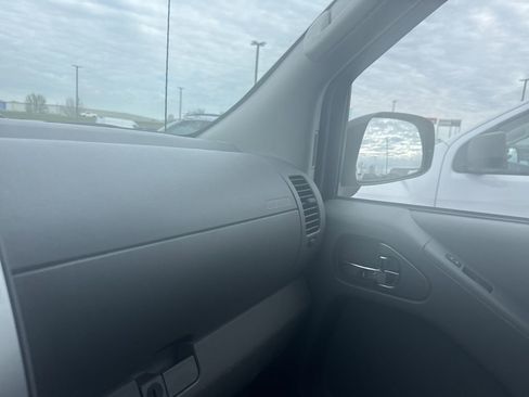 Used 2021 Nissan Frontier SV image 15