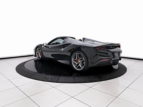 Used 2022 Ferrari F8 Tributo image 15