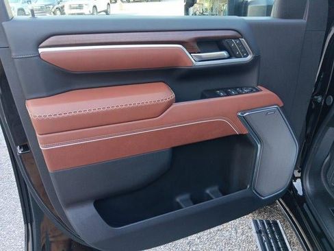New 2026 GMC Sierra 2500 Denali Ultimate w/ LPO, Black Badging Package AWD/4WD image 8
