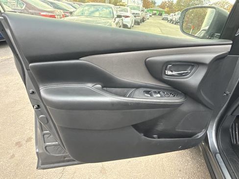 Used 2023 Nissan Murano SV image 21
