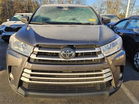 Used 2019 Toyota Highlander Plus image 2