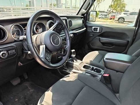 Used 2018 Jeep Wrangler Unlimited Sport S AWD/4WD image 8