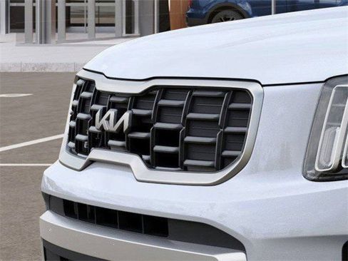 Used 2025 Kia Telluride S FWD image 12
